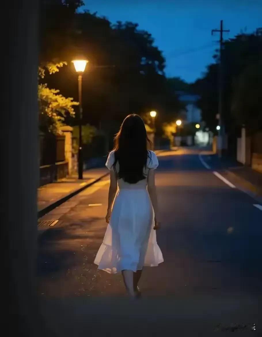 写给石哥的第19封信

石哥，今天傍晚在广场边看到几个小孩在放风筝。风不大，风筝