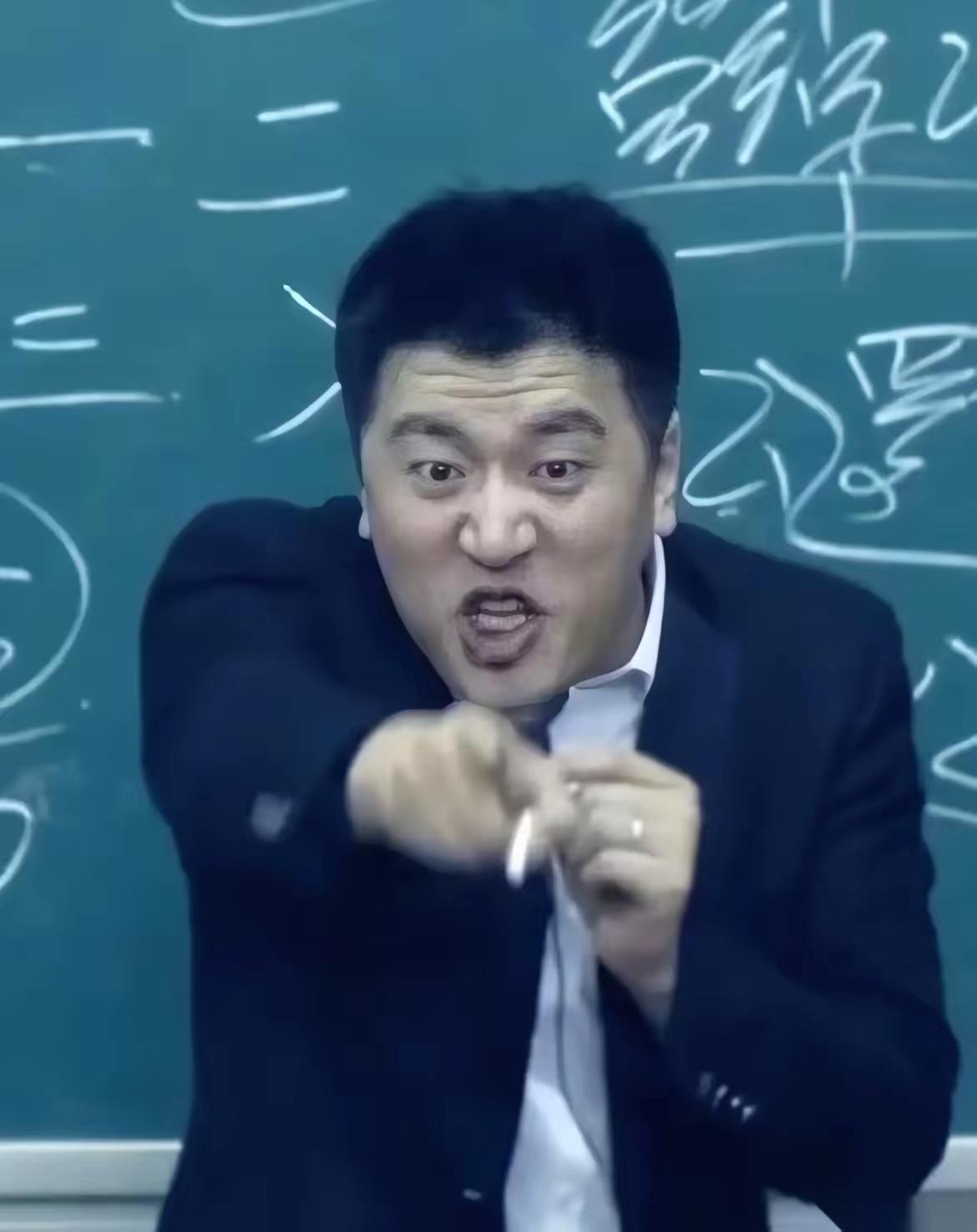 张雪峰被禁言吵翻了！核心哪是脏话的锅，是“真建议”戳中了太多人的痛处啊！
 
专