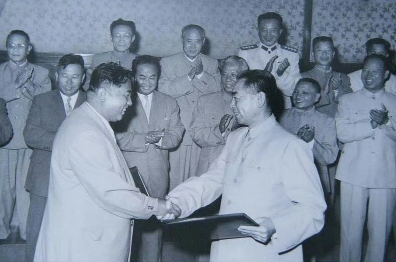 🔴 1961年7月11日，《中华人民共和国-朝鲜民主主义人民共和国互助友谊条约