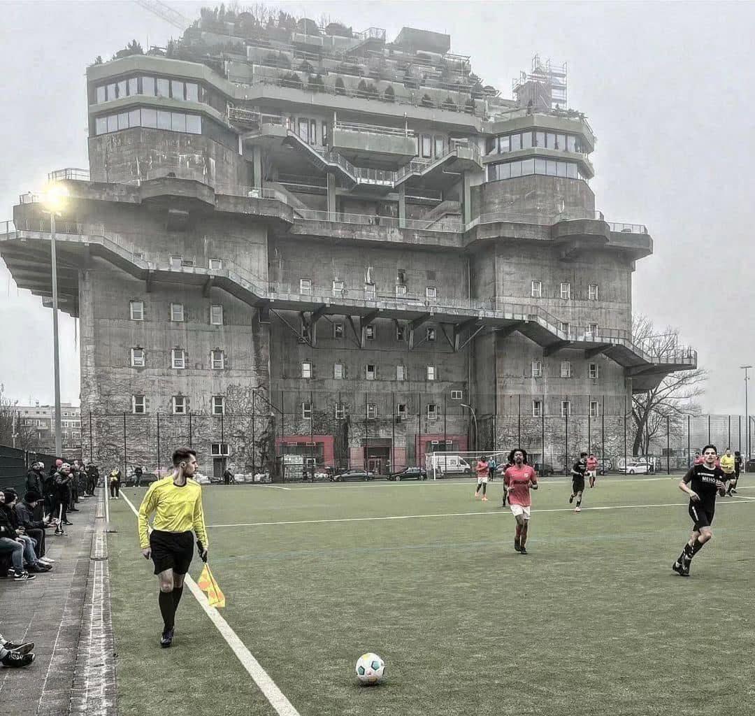 这是德国低级联赛球队SC汉萨汉堡使用的体育场🇩🇪🏟️📍

他们在圣保利的