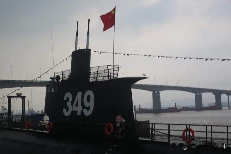 智库：中国核潜艇建设进步惊人 中国核潜艇建设进步真的太惊人了！英国智库报告显示，