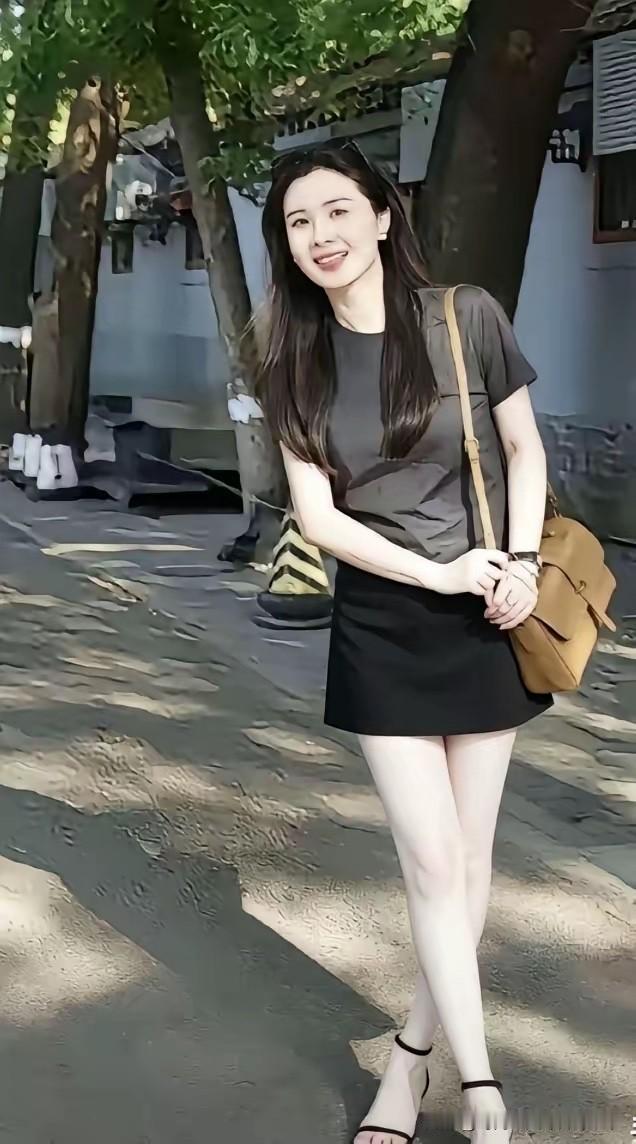 夏天出门，就爱这种舒服又自在的搭配。