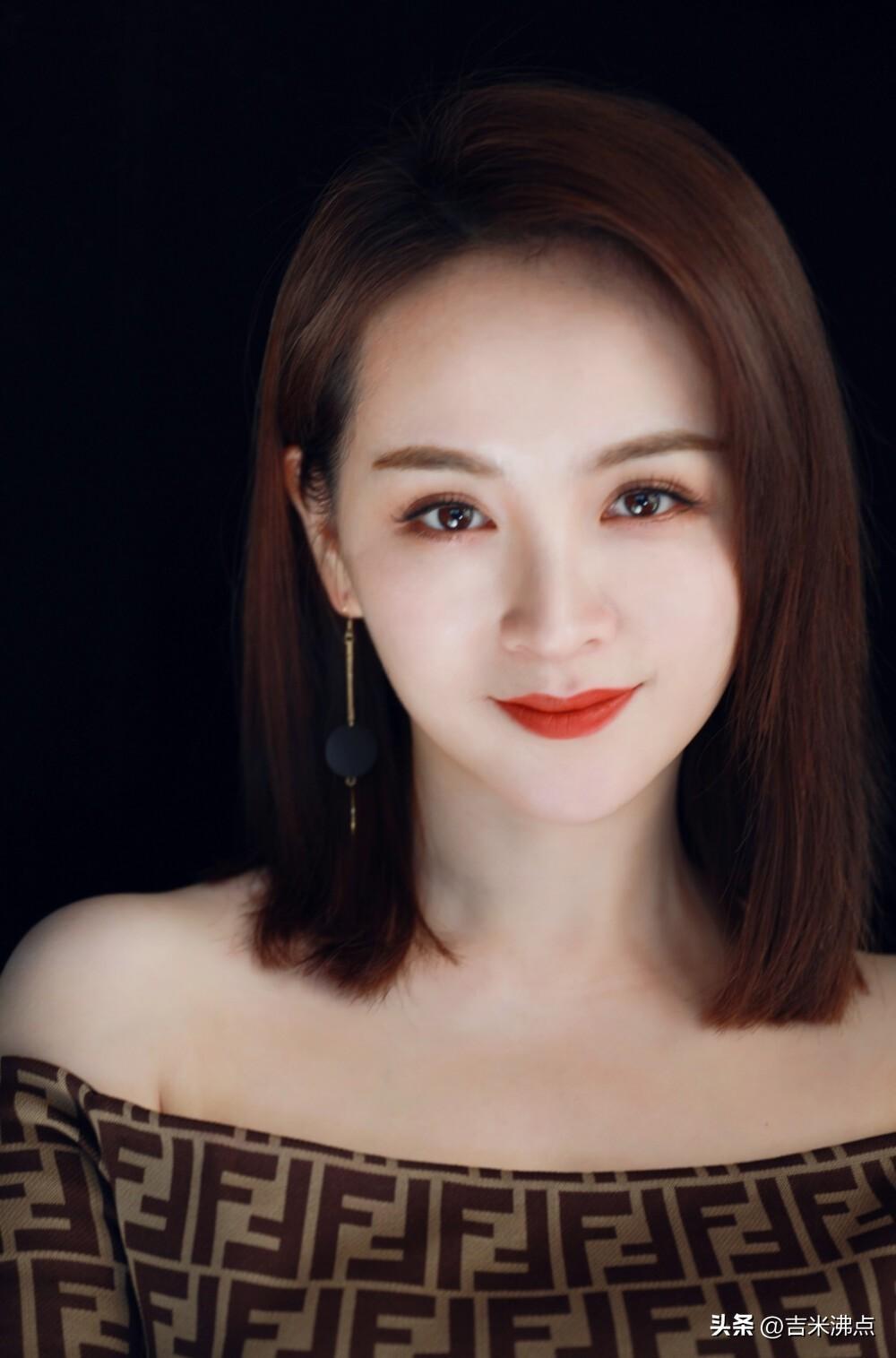 40岁女演员发文告别婚姻，富豪老公只管学费AA制养家，她为何突然选择离婚？
邓莎