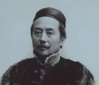 清末最狂老头辜鸿铭：被洋人当众嘲讽土气，他一句话打脸全场老外
 
一次，辜鸿铭参
