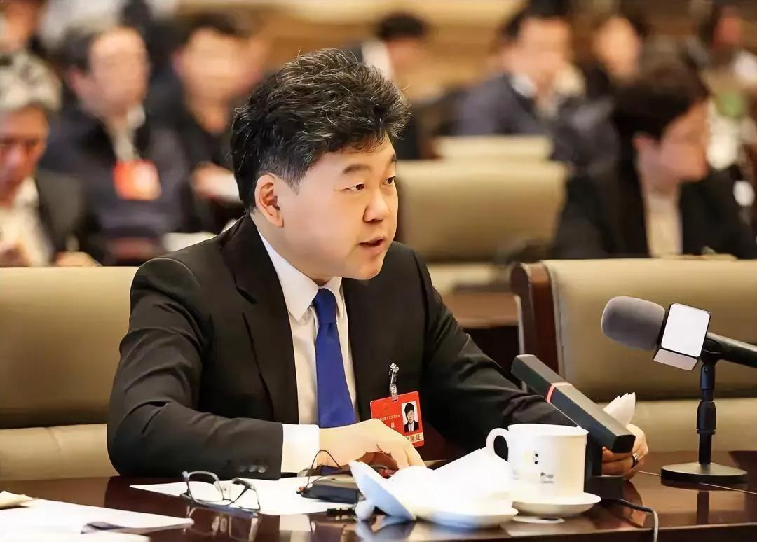 全国人大代表，北京市建筑设计研究院总建筑师、总规划师吴晨提出一份《探索“住宅合作