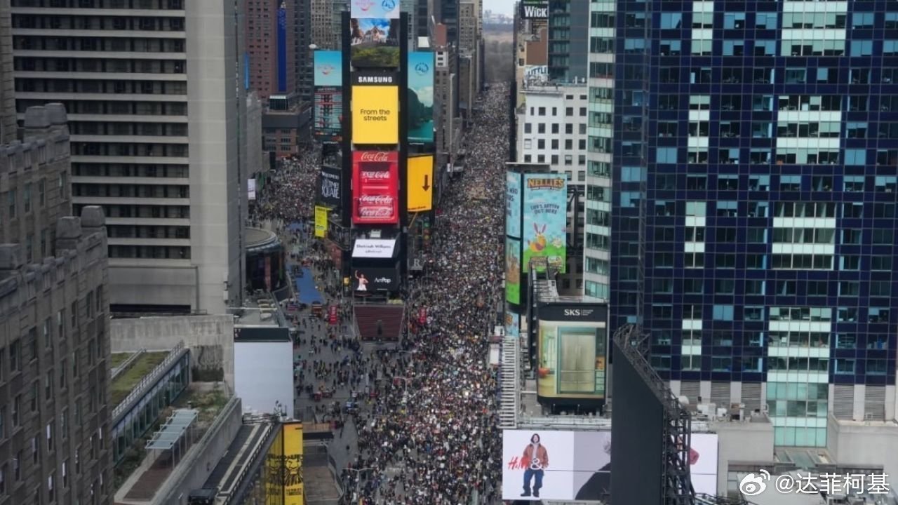 📌美国900万人上街，以色列抗议反战，日本高喊：高市早苗下台，全球抗议为何同步