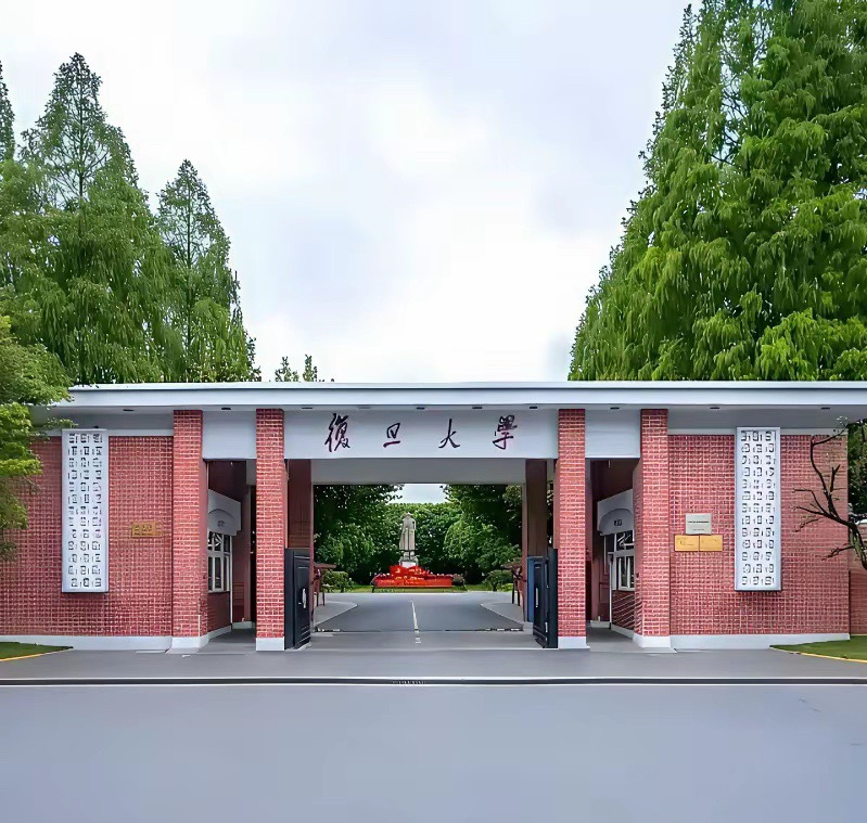 汤家凤老师，这次是“捅”了个大篓子？网友们最大的疑问：在中国的日本学校毕业生都去