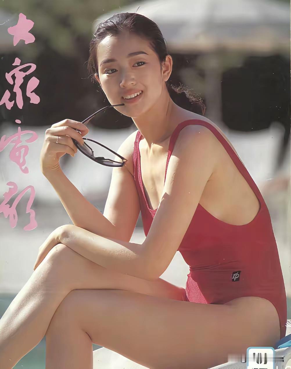 这是两个不同时期的巩俐，但是都气质出众，非常漂亮，很有女性魅力，您更喜欢哪一个巩