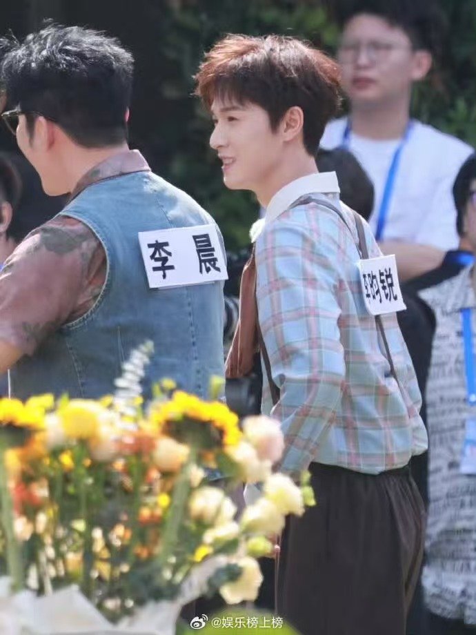 奔跑吧14首录造型奔跑吧14首录路透 奔跑吧14首录造型，民国风路透，好养眼！！