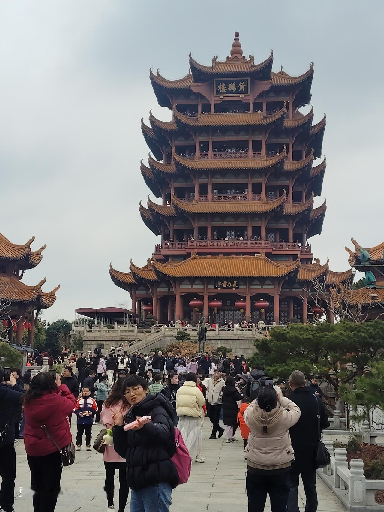 全国带州字的地名湖北最多。湖北有随州，黄州，鄂州，新洲，恩施洲；武汉有天兴洲，白