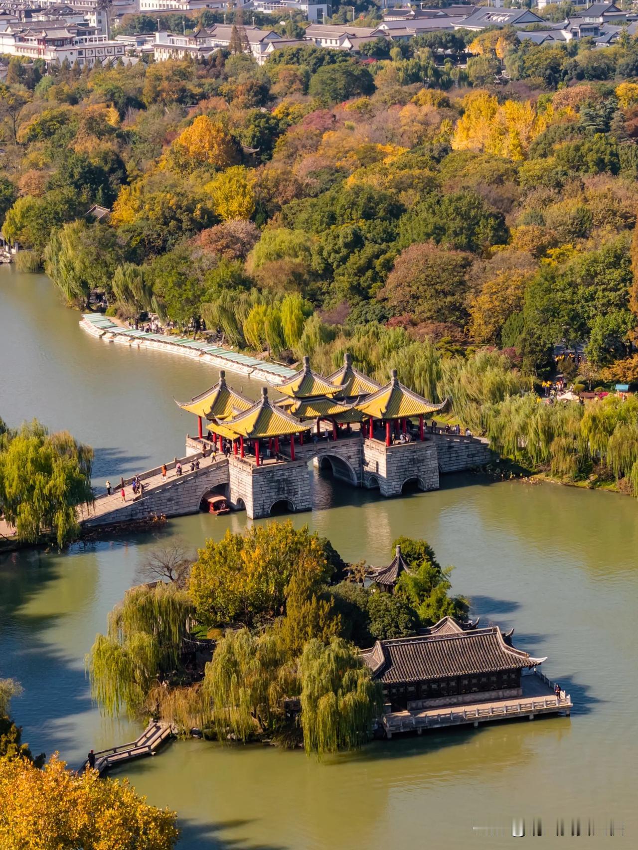 🍁扬州好天气，一起去瘦西湖走走吧！

人人都知道要烟花三月下扬州，可秋日的扬州