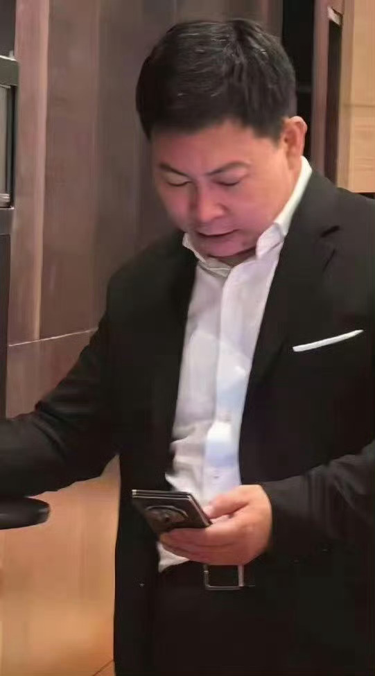 华为有没有人管一管这个泄密三折的大哥[doge][doge][doge] ​​​