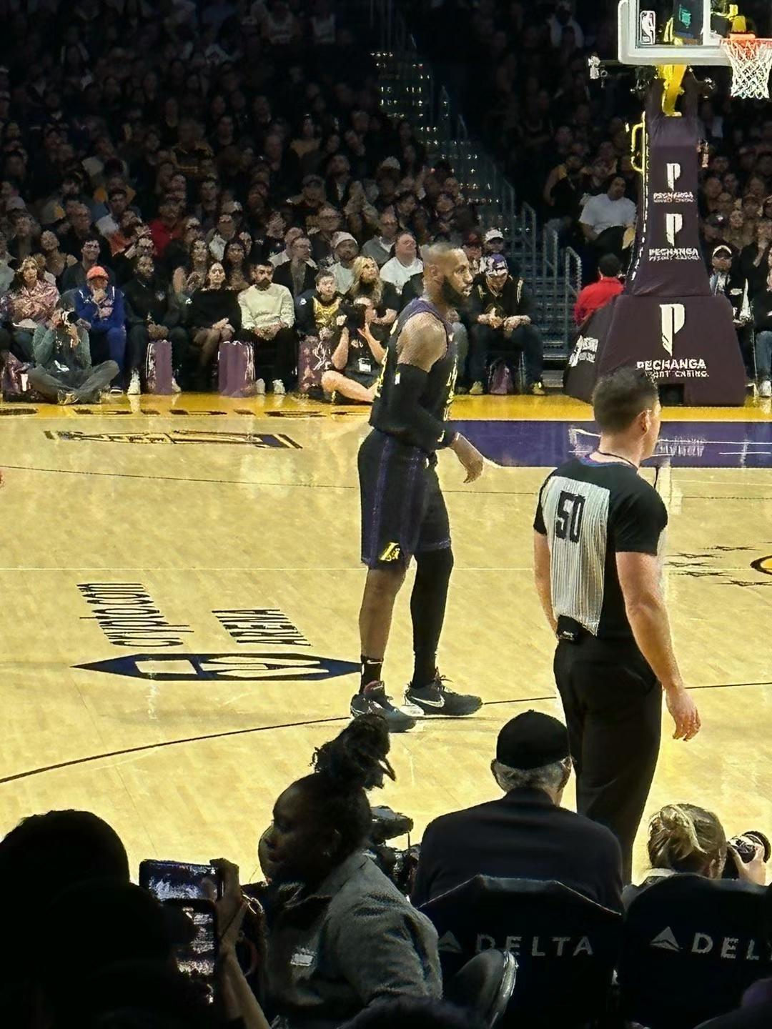 Lakers VS Knicks  [加油][加油][加油][加油] 燥起来 