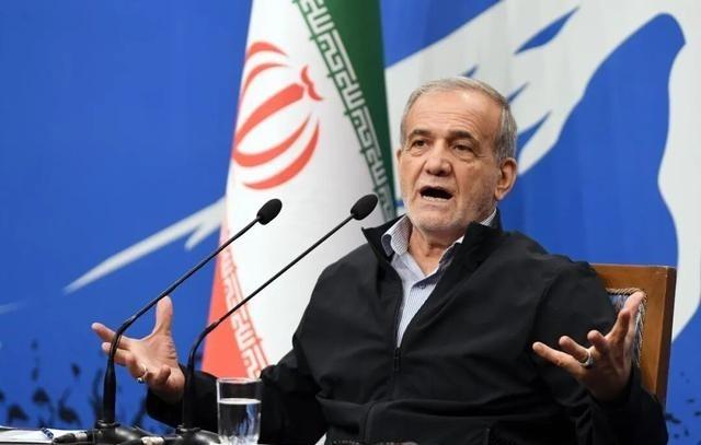 佩泽希齐扬身份坐实了，开战五天，终于下放权力！
-
德黑兰核心的指挥大厅里，满墙