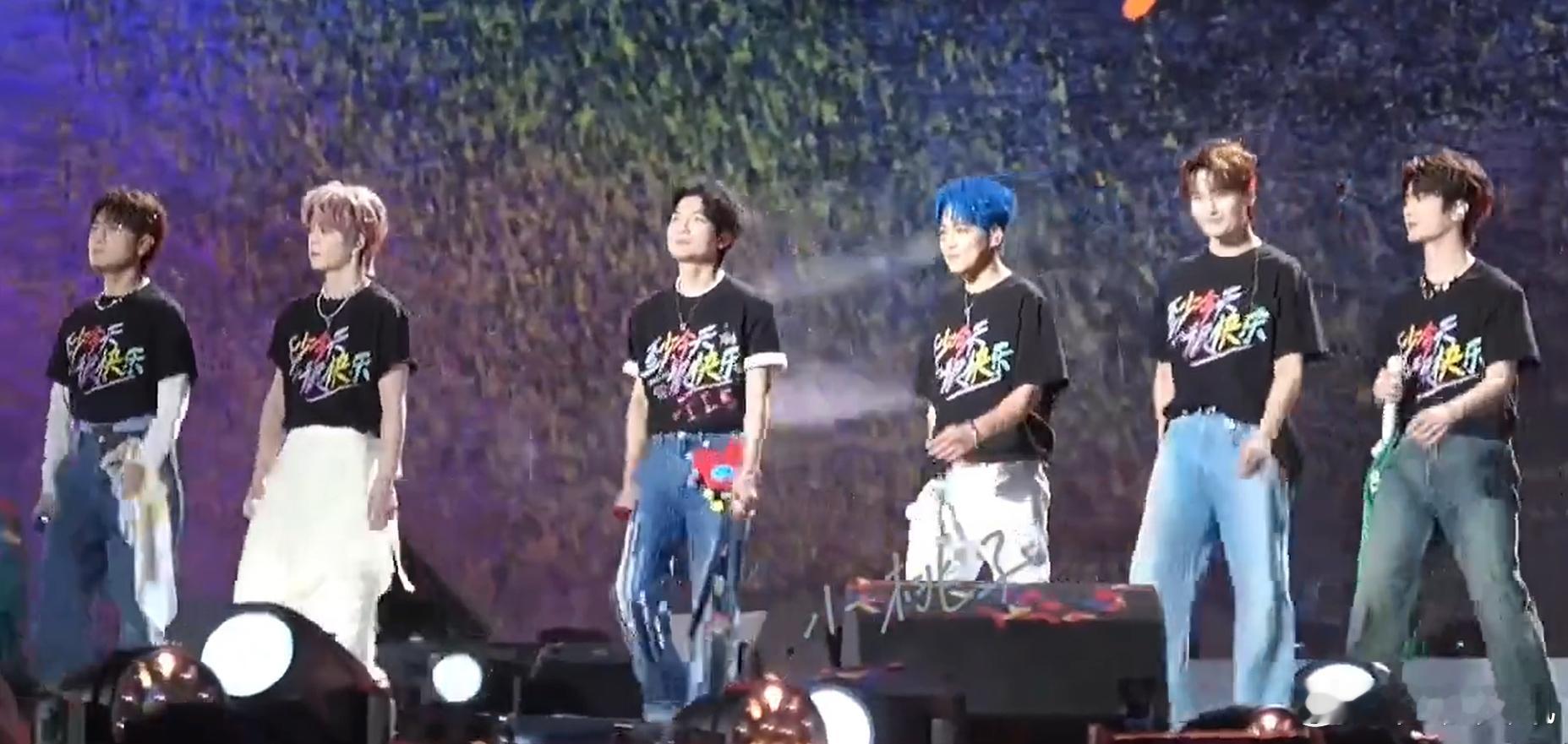 0713最好的群像发力了0713一开口就是军训现场福州我们依旧是少年演唱会，俞灏