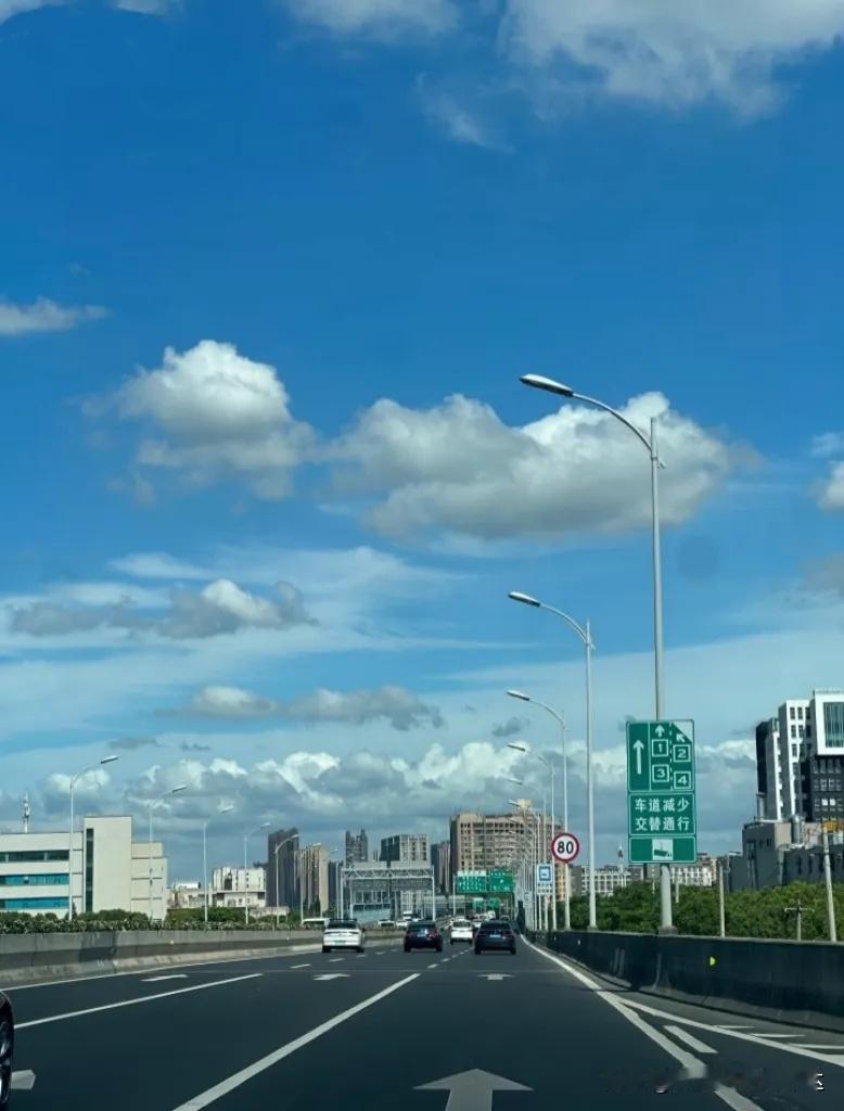 提前通知一下，大家好有个心理准备。明天8月23号，就正式进入末伏最后一天了，而且