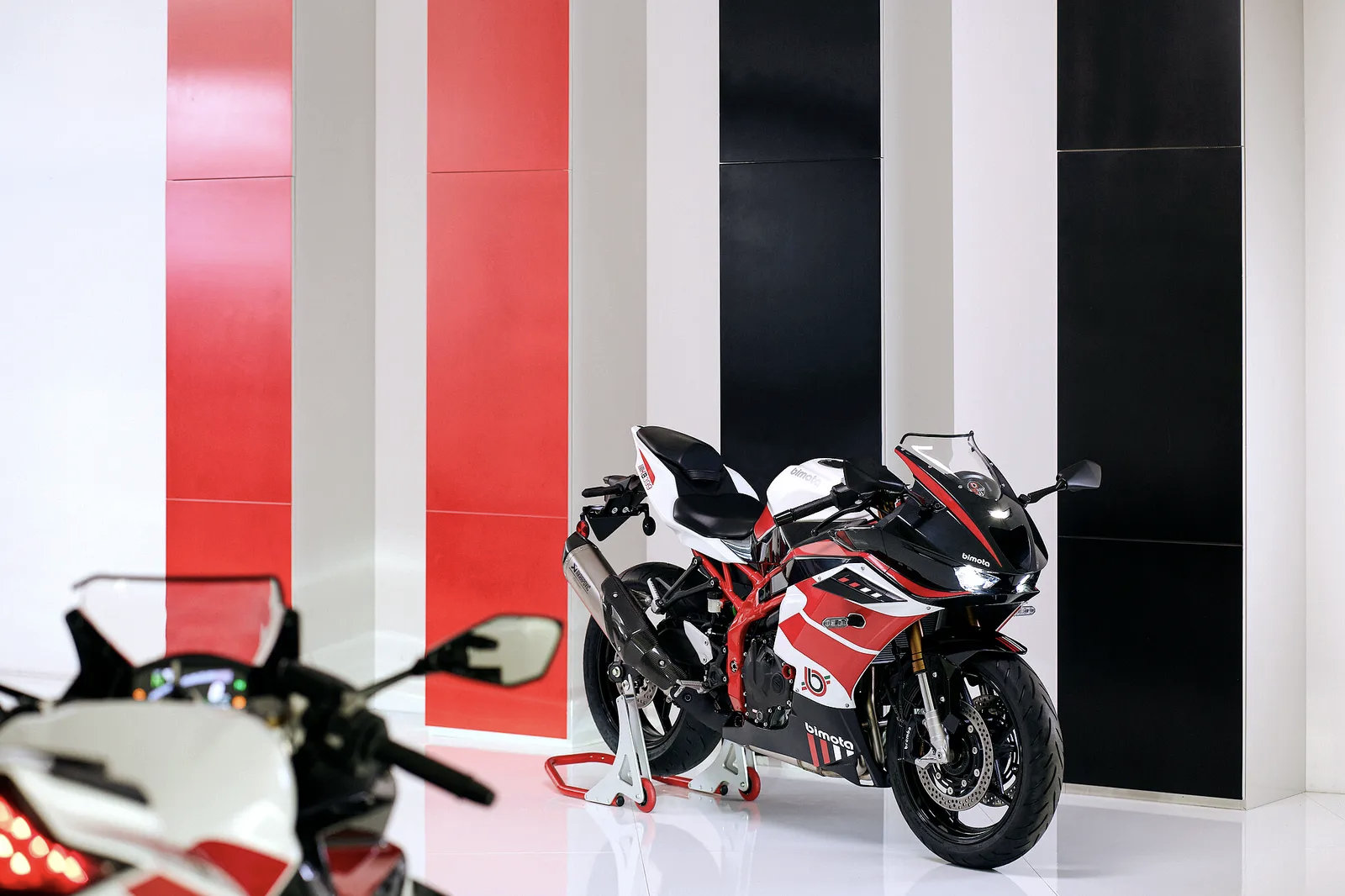 车市热门 基于 Ninja ZX-4RR，Bimota 比摩塔全新入门级跑车 K