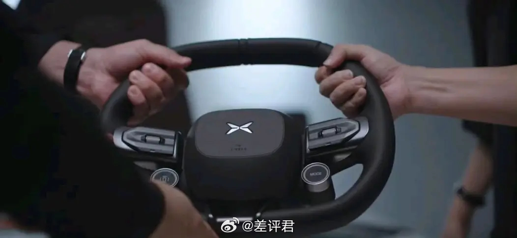 #差评说车# 好的设计总是心有灵犀.jpg[doge]小鹏在宣传片中透露的新P7