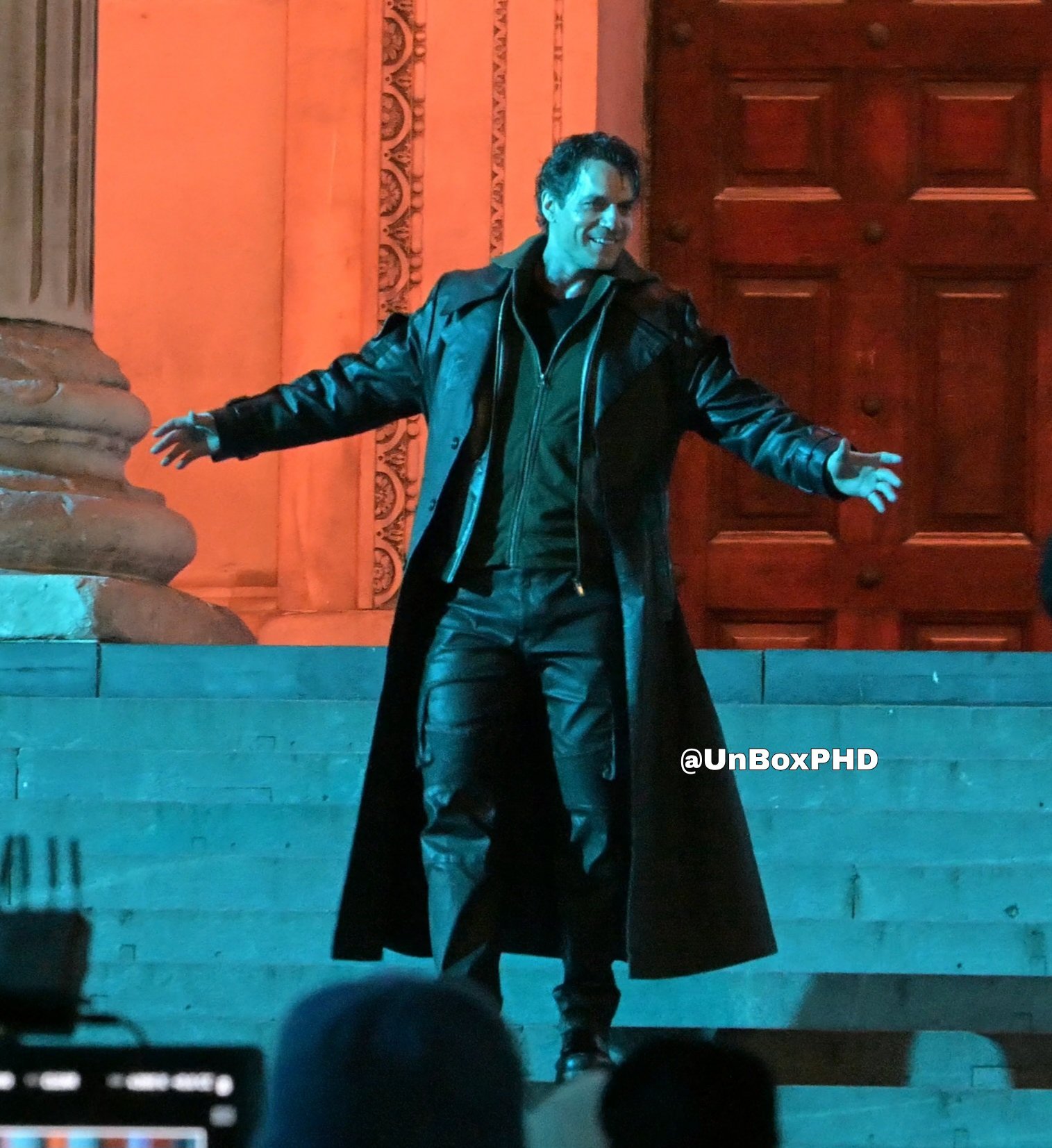 亨利·卡维尔主演新版《高地人》路透照🎬 