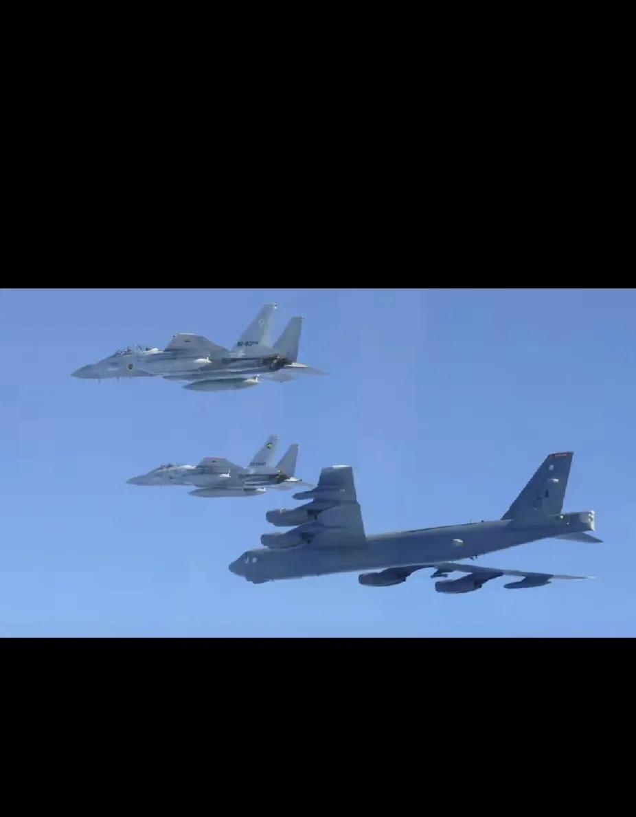 中俄行动下美日“小把戏”：一场尴尬的“安抚秀”
 
西太军事圈的戏太足了！中俄轰