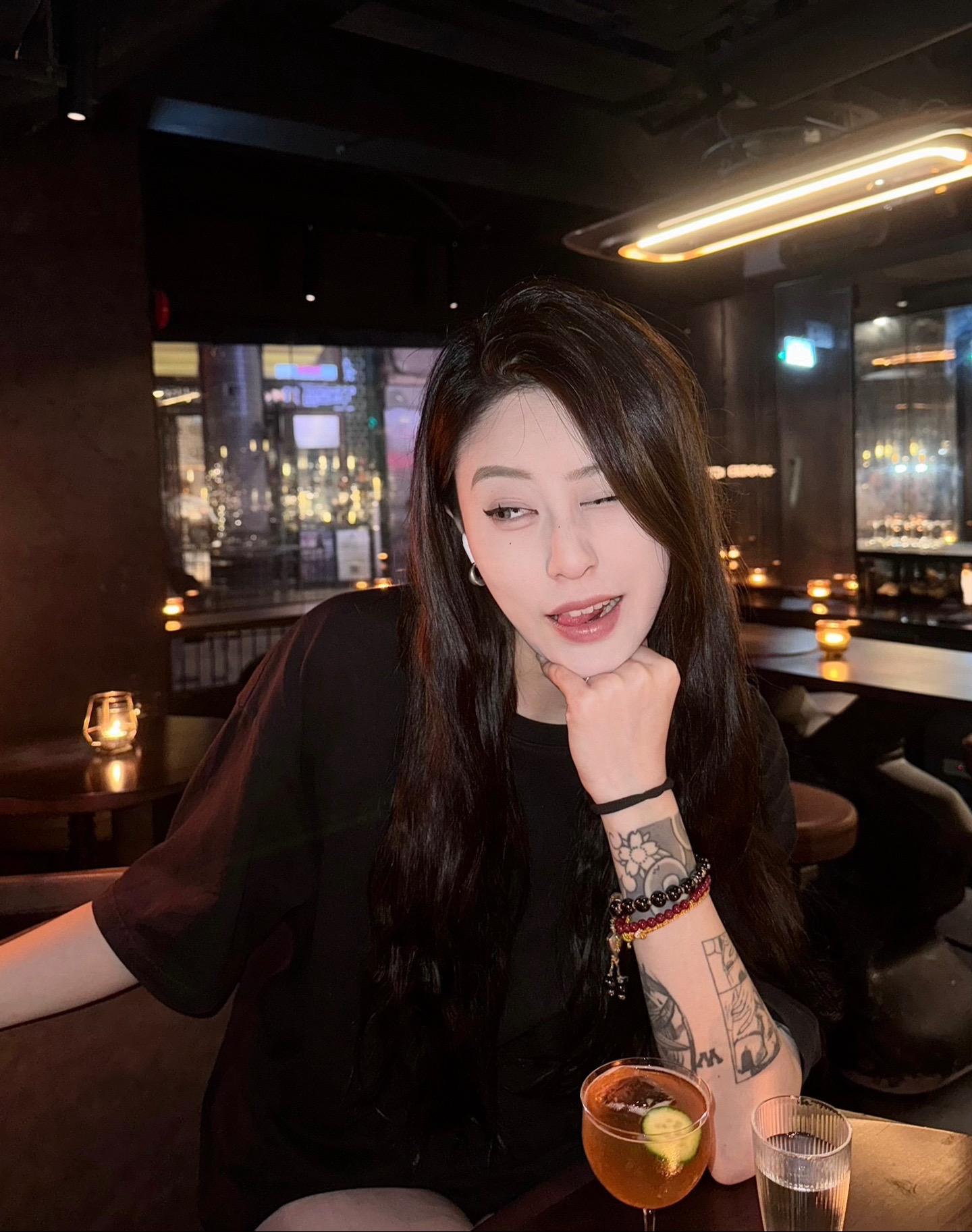 出现一下吧