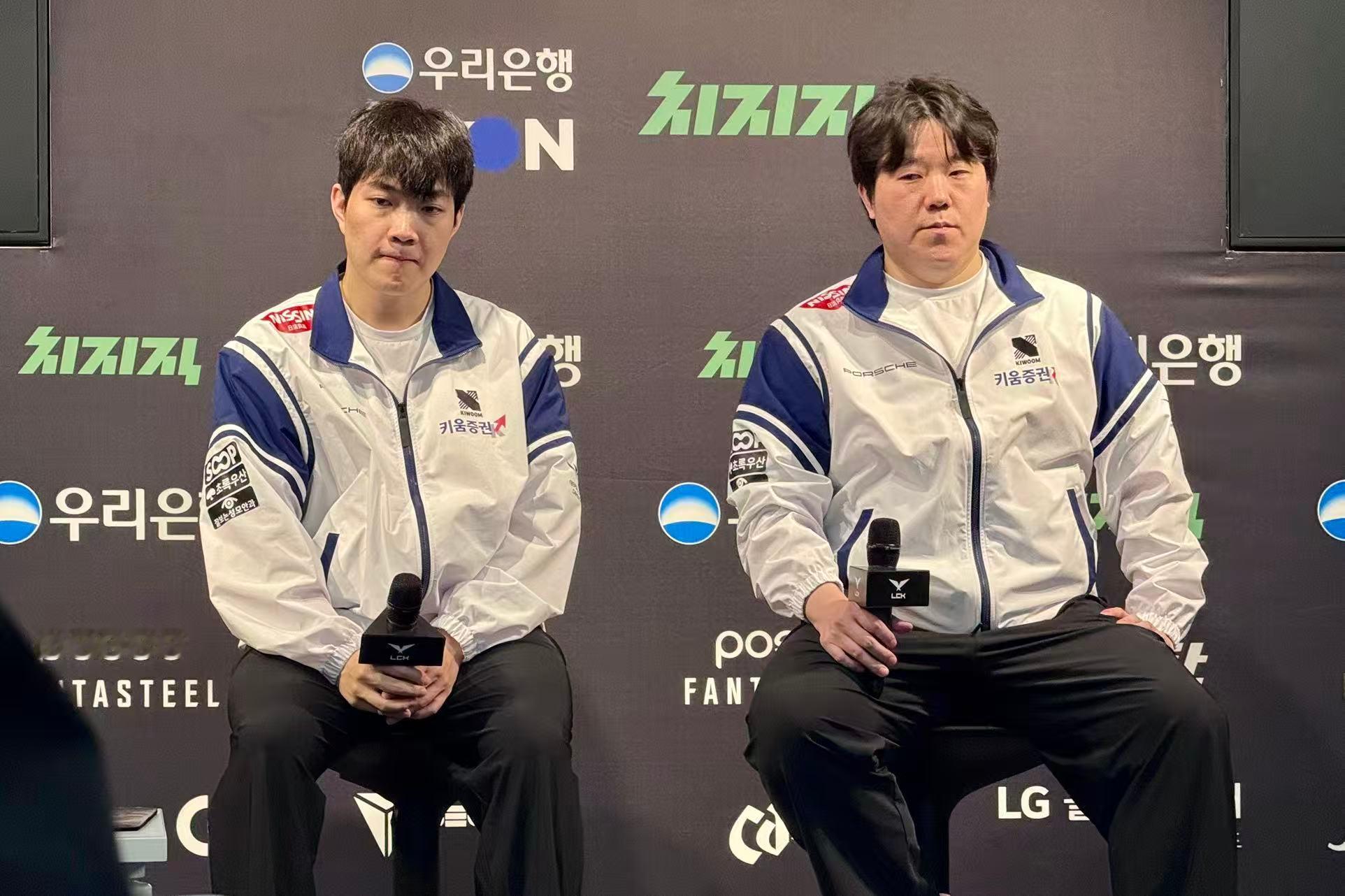KRX的监督Joker和上单选手Rich接受赛后败者采访。2026lckkt对战