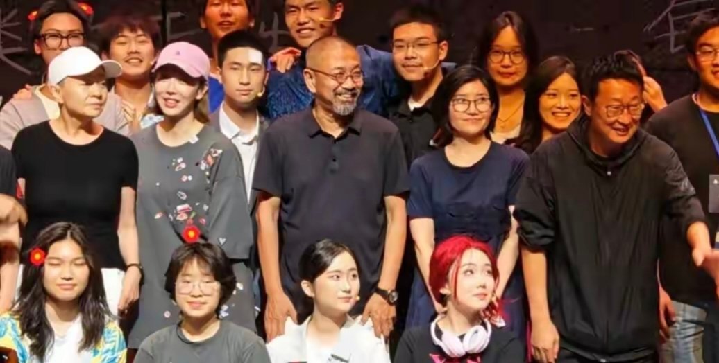 林永健宋丹丹；姜妍、周小斌齐聚剧场，只为看林大竣演话剧《十二公民》，真是“最强后