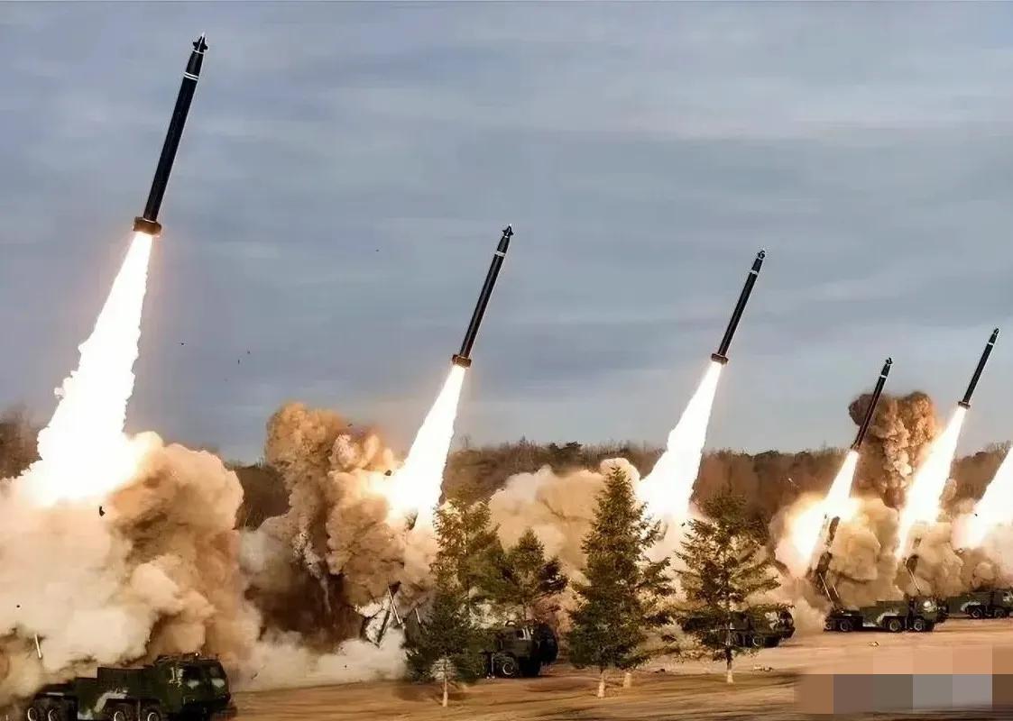 19日凌晨，数枚导弹密集射向日本海，高市早苗这下尝到后果了！
据韩联社报道，韩国