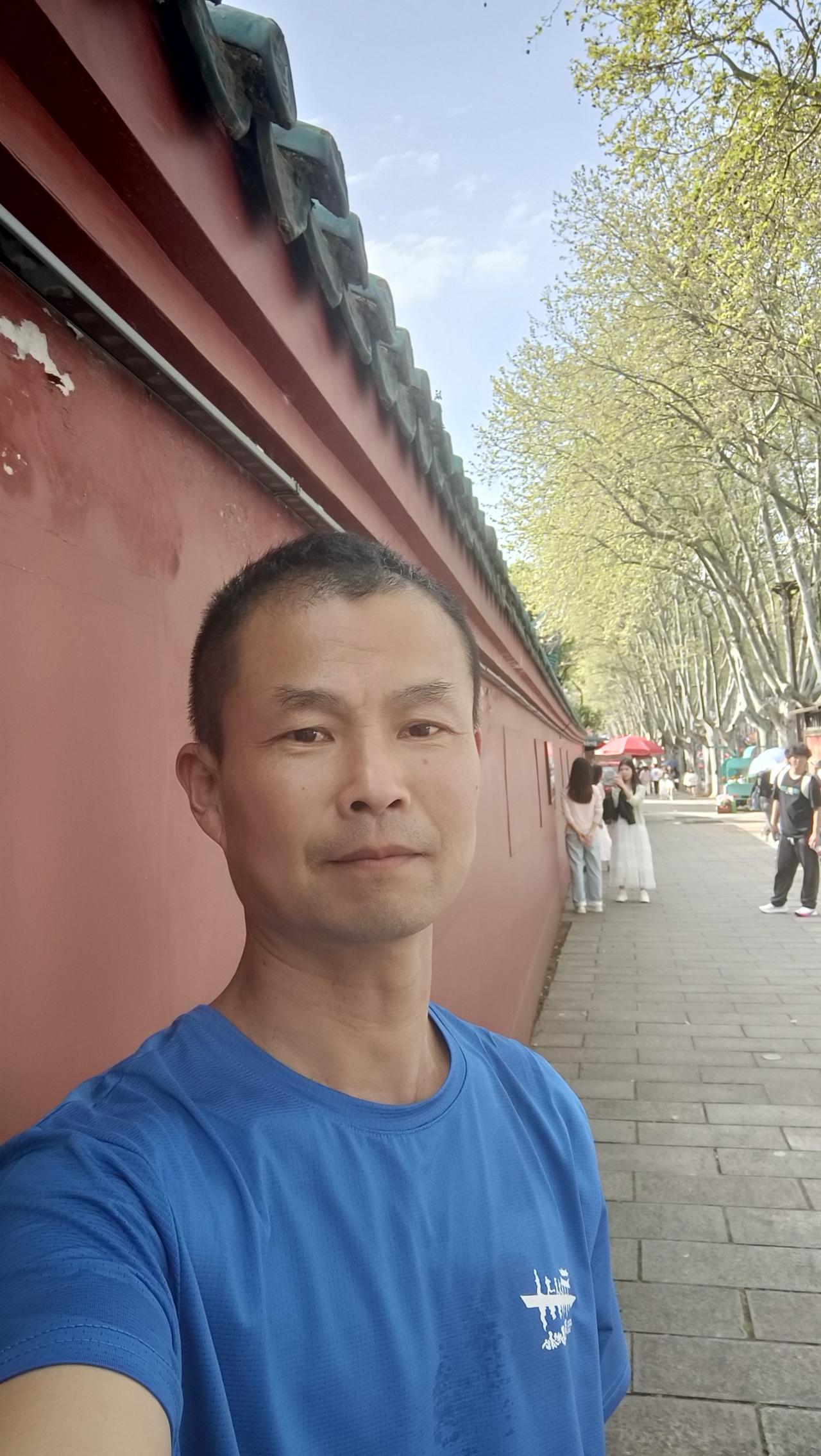 昔闻洞庭水，今上岳阳楼
​因为一座楼，便赴一座城
为了这天下名楼，我开车300公