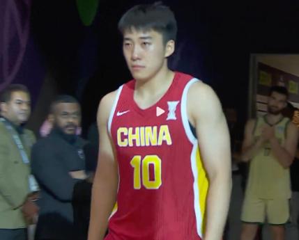 破案了！亚洲杯颁奖时王俊杰为何泪崩，胡金秋一番话“惹哭”了他
 

当澳大利亚队