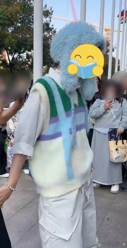 粉丝cos了梓渝造型，这还是要理智追星吧