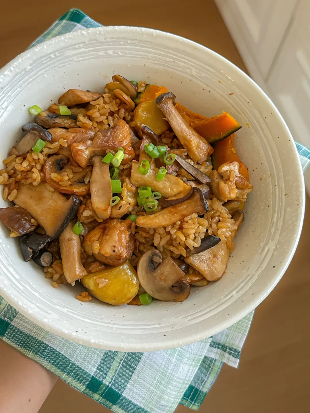 一定会爱上的菌菇脆皮鸡焖饭！