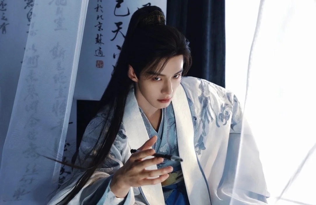 剧集登顶角色吸粉榜TOP3：何与萧华雍《百花杀》艾米谢嘉鱼《雀骨》 侯明昊萧无衣