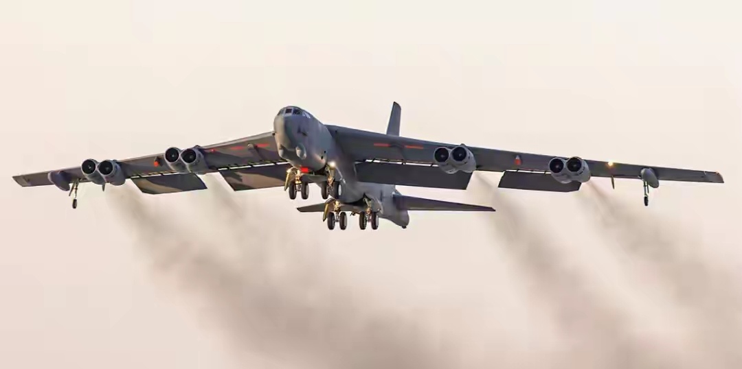 6月15日，美国加利福尼亚州爱德华兹空军基地发布声明称，当天美国空军一架B-52