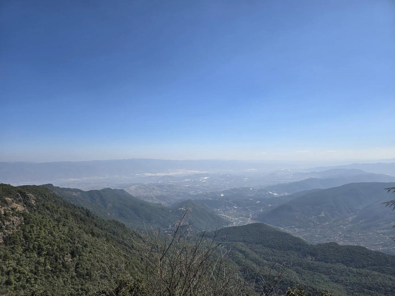 随手拍一张天空照丽江古城的天空