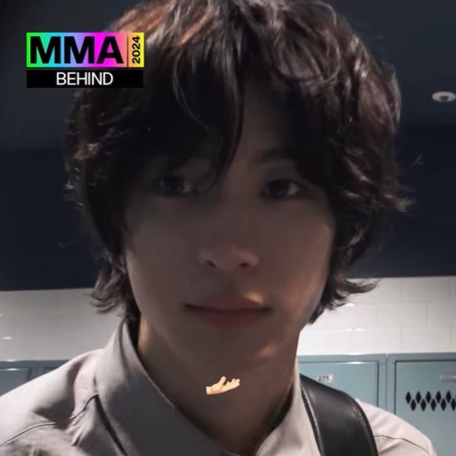 晚上了 格外想李灿荣这只猪猪包🥺 