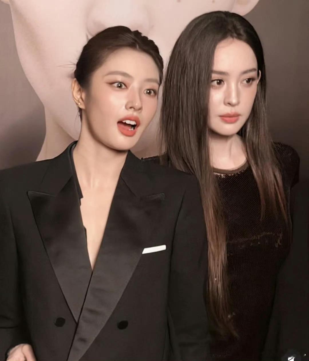 娜扎和徐若晗同框，一个全裹一个外露内衣，才懂穿着得体有多重要 ​​​
