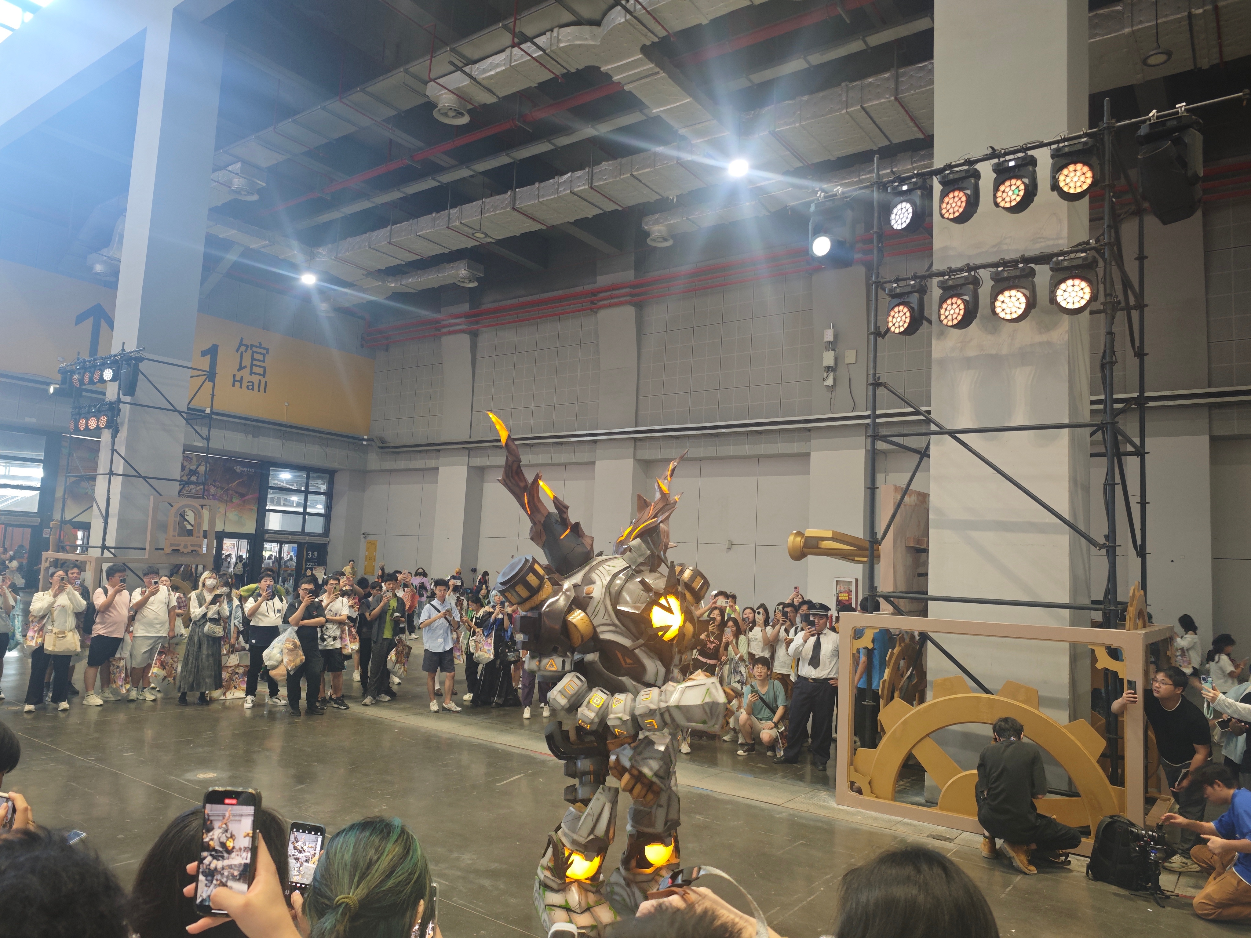 #原神fes##原神[超话]#有鸽子！！！而且都超级乖不乱跑的[哇] ​​​