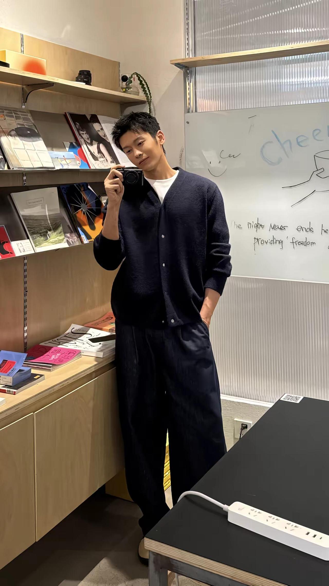 男友开春这么穿帅绝了。男友穿搭 极简穿搭 男友风 男生穿搭