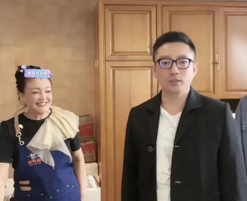 汪小菲虽然年过四十了，而且孩子都有两个了，但在母亲张兰眼里，他还是一个长不大的孩