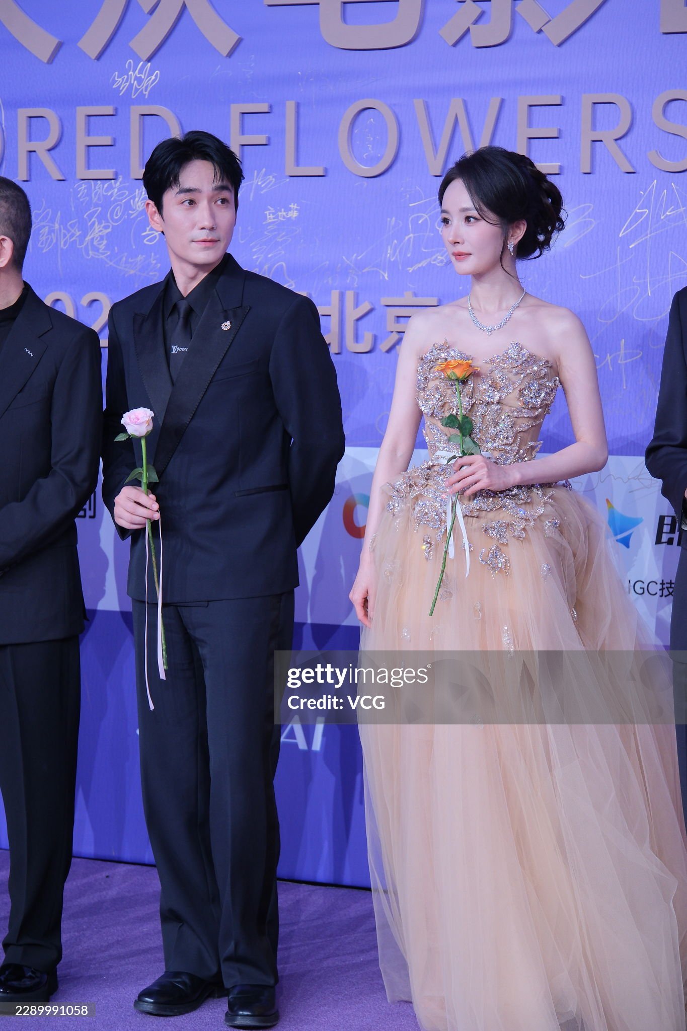 一组百花奖红毯生图分享女艺人里，杨幂和宋佳的状态真提气啊 