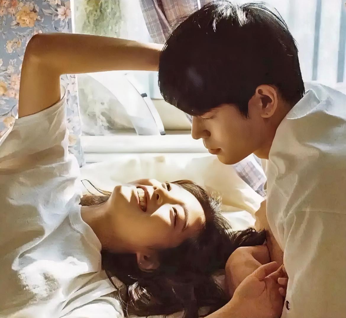 中年夫妻之间准到可怕的6大定律。

第一个，越过越旺的夫妻，都是俩人盯着彼此的优