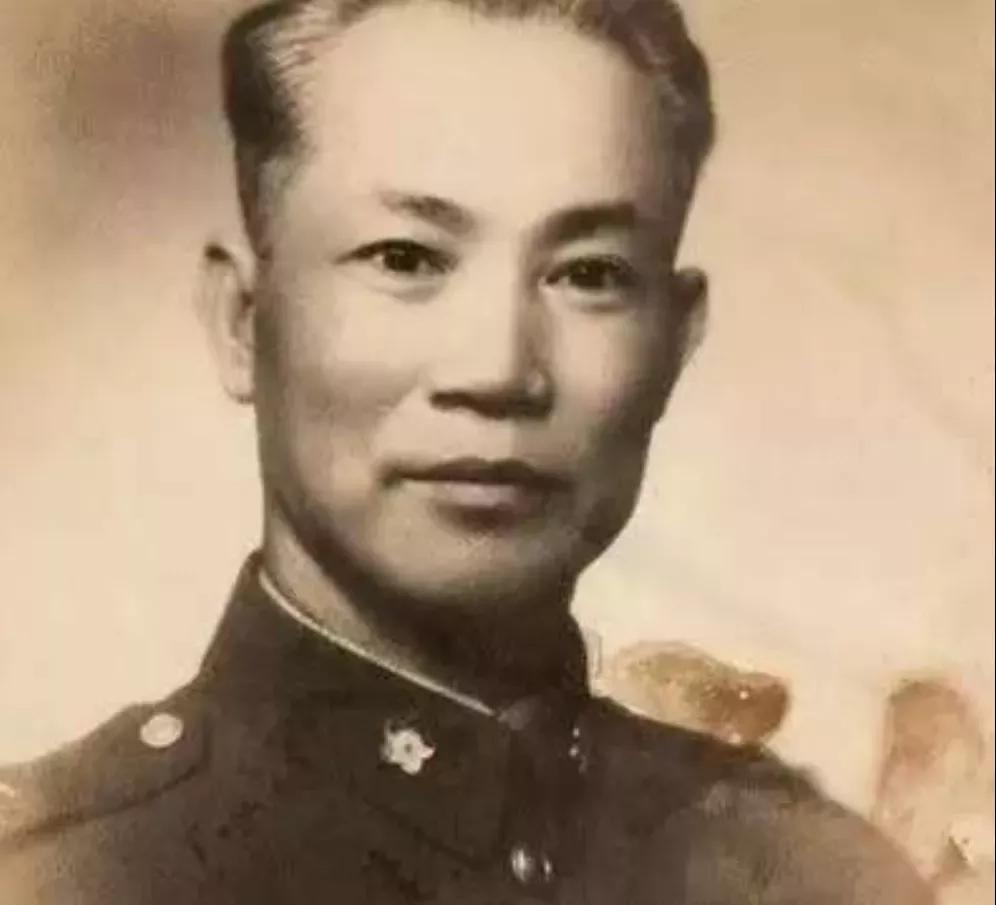 1924 年，陈诚回家奔丧。7 年不见的妻子，想与他同房。不料，刚到床上，就被他