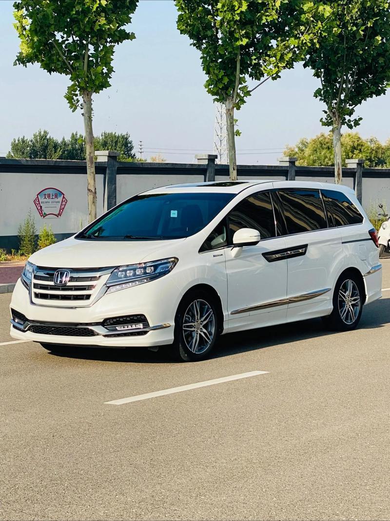 公司买二手MPV，本田艾力绅到底行不行？
最近公司想添台MPV，平时接个客户、周