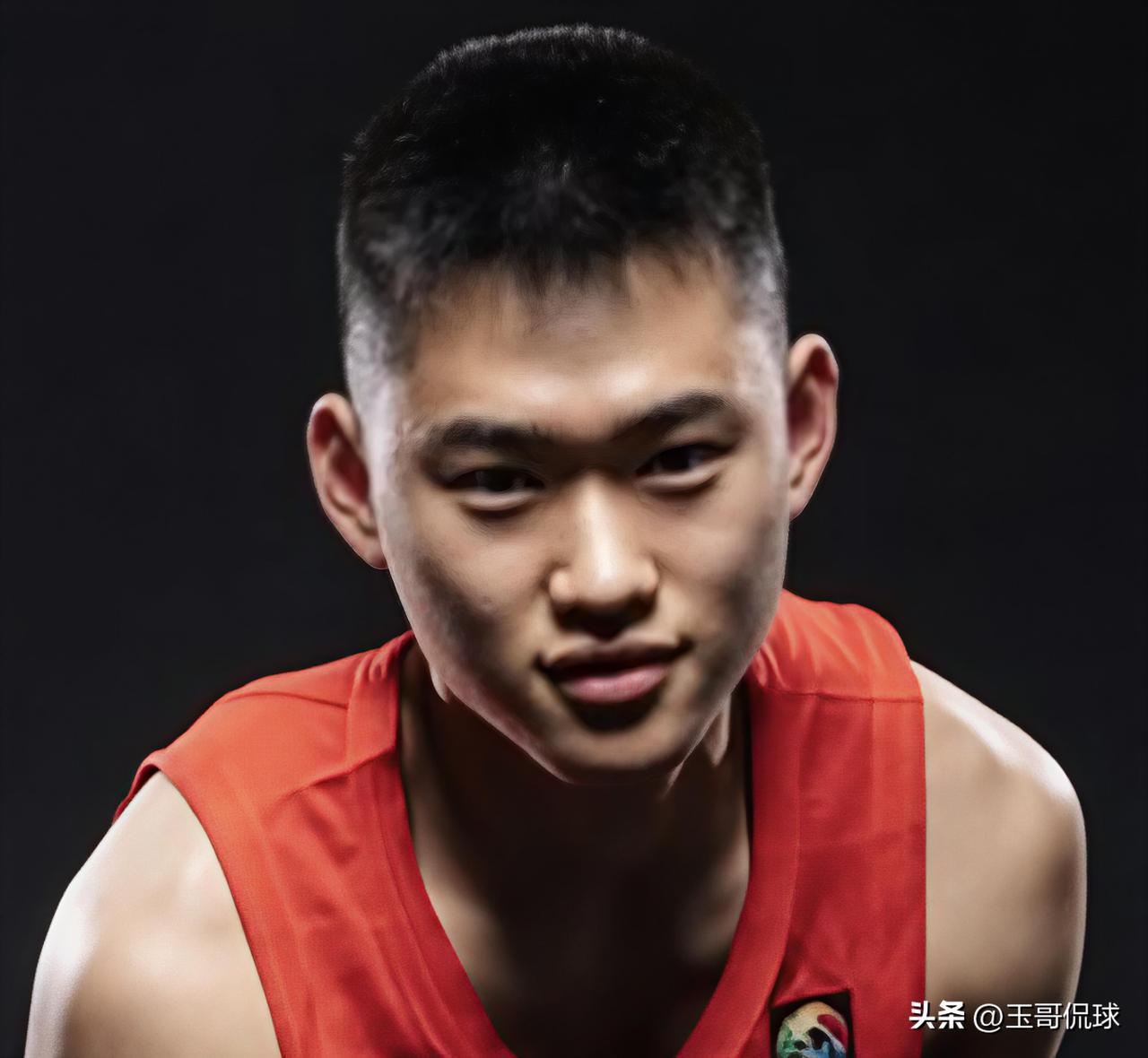 旅美小将赵维伦，今年21岁，身高1米83，打球风格酷似中国男篮后卫赵继伟，也被誉