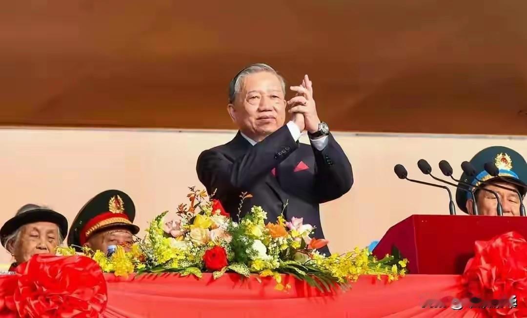值此朝鲜建党80周年重大纪念日，越南派出了最高领袖苏林前去祝贺，表明了对两国关系