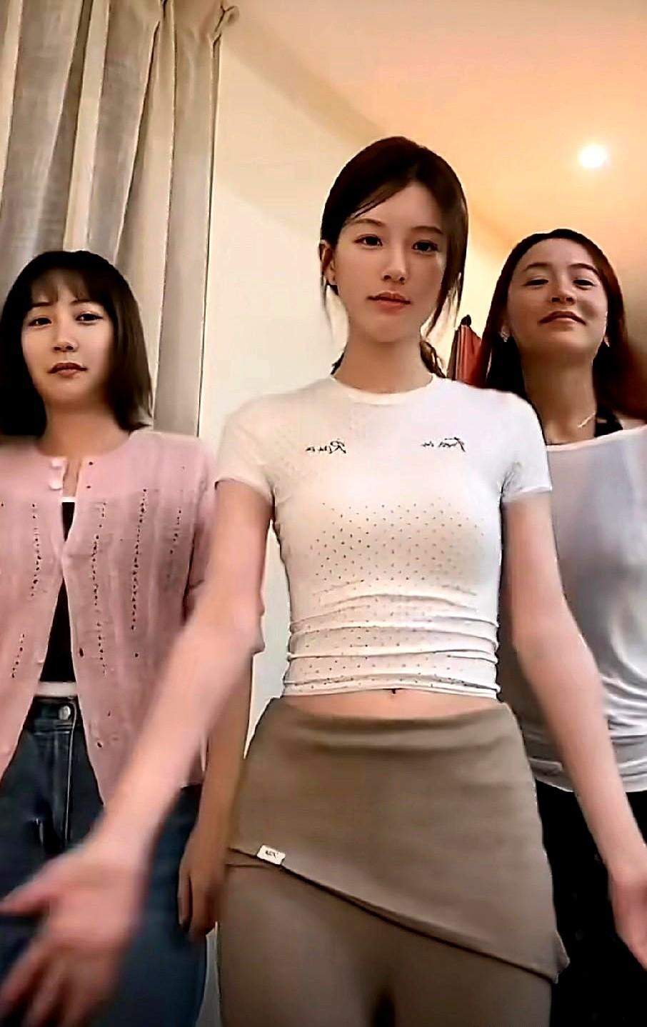 赵露思新剧爆火，她本人却在直播里意难平。

她说，要不是生病和解约风波，《许我耀