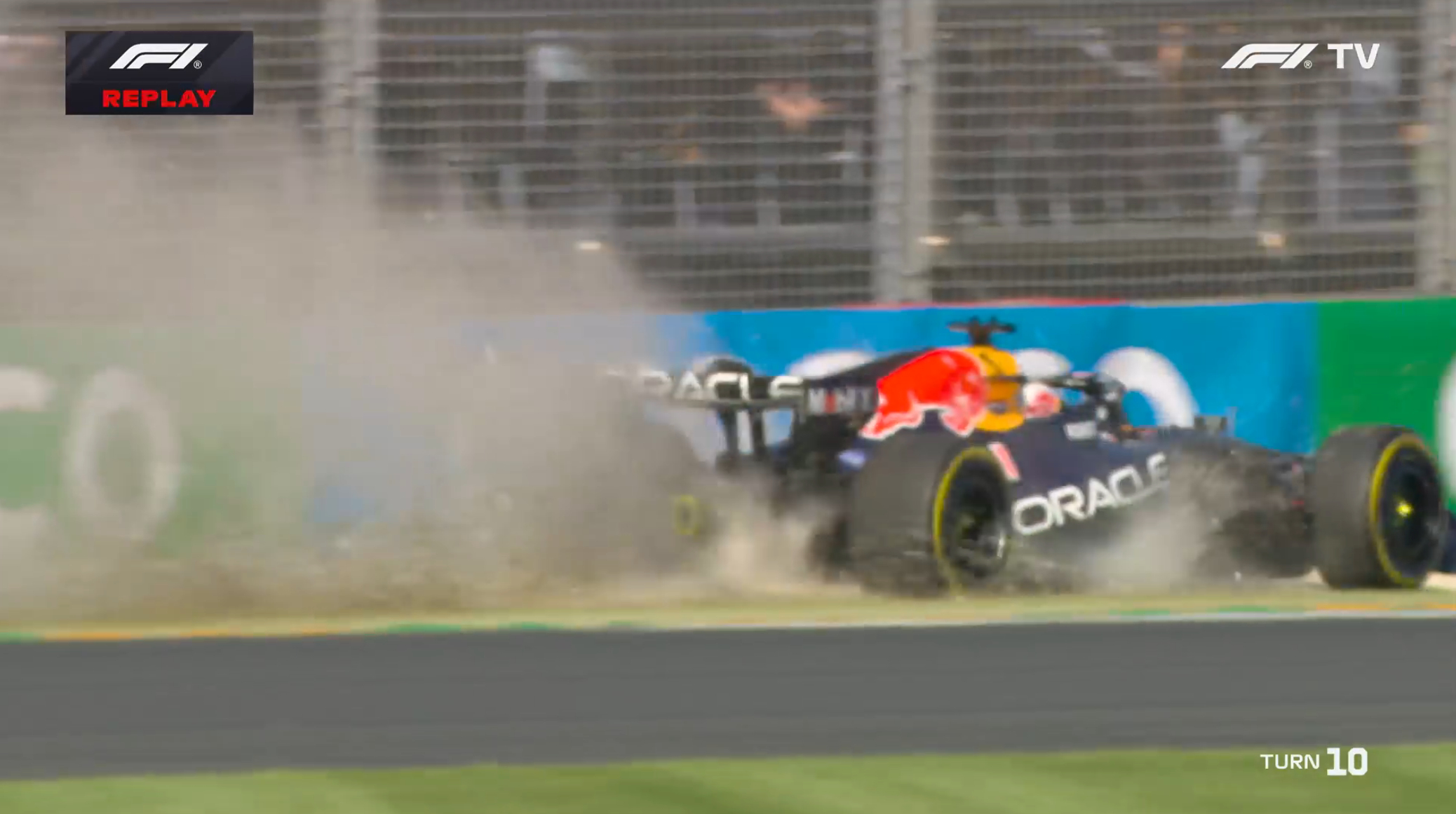 维斯塔潘刚刚在10号弯冲出赛道，险些2008年格洛克附体F12026F1澳大利亚