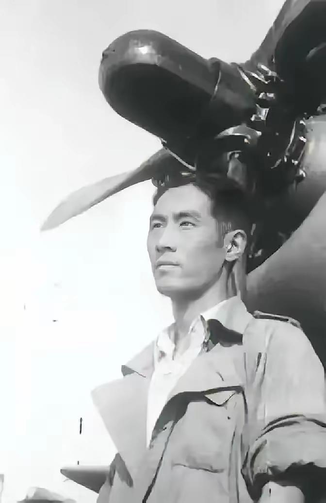 蓝天王牌王光复，一战击落三架半敌机，荆门空战打出空军底气
 
1944年10月，
