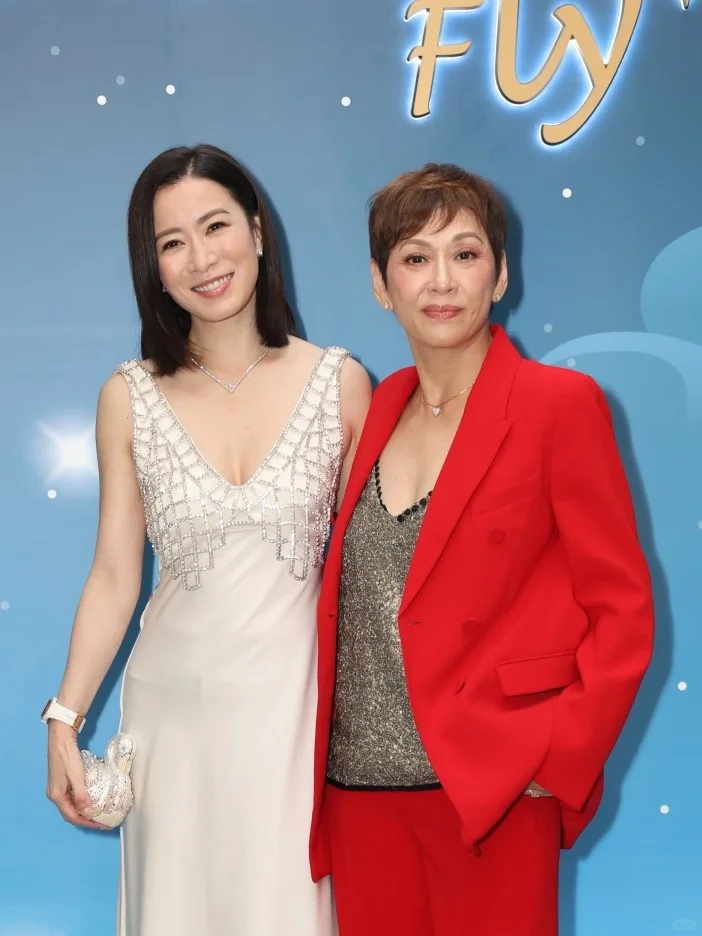 佘诗曼剧接剧负担大在看剧本，妈妈健康为重